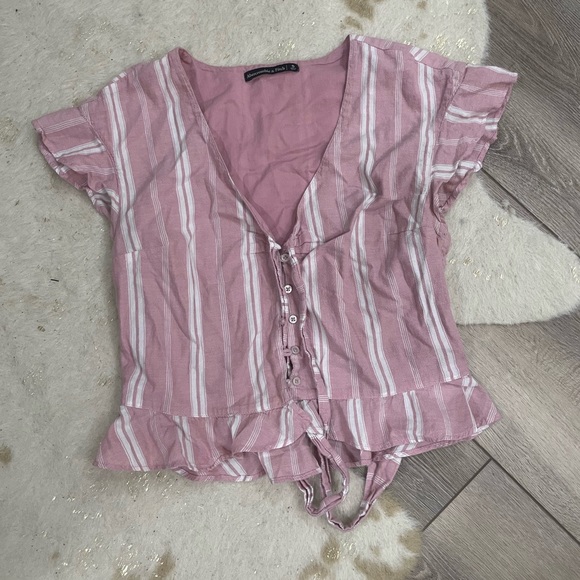 Abercrombie & Fitch Tops - Abercrombie & Fitch pink striped ruffle top